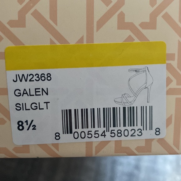 Silver Jewel Badgley Mischka heels - Picture 7 of 7